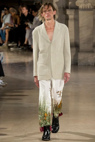 Look 23